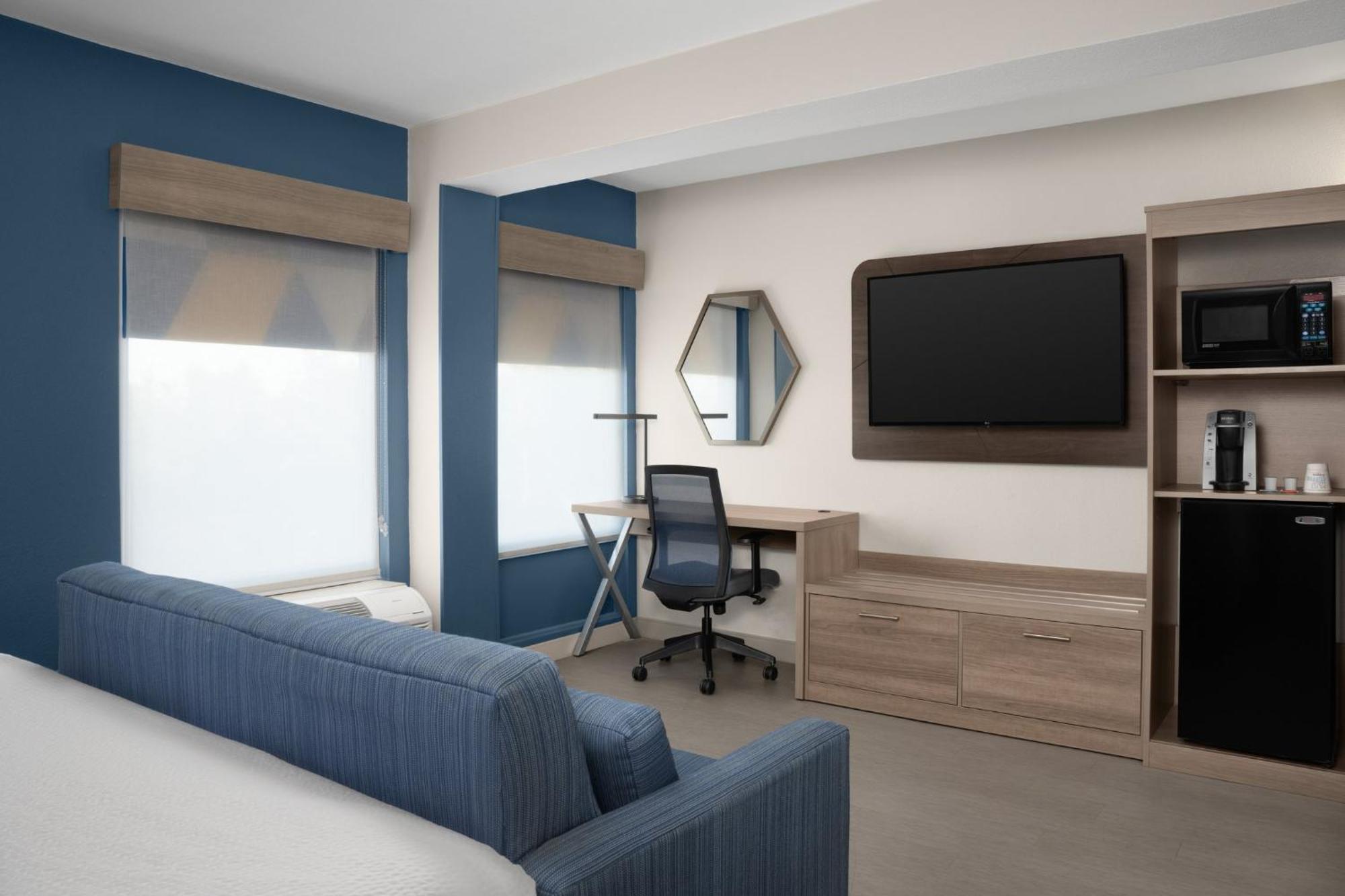 Express Washington Dc-bw Parkway By Ihg Hotel 2*